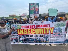 Ibadan Brought to Standstill as Protesters Block Iwo Road Over School Abductions